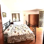Pineta Sul Mare S'ena E Sa Chitta بيت للعطل